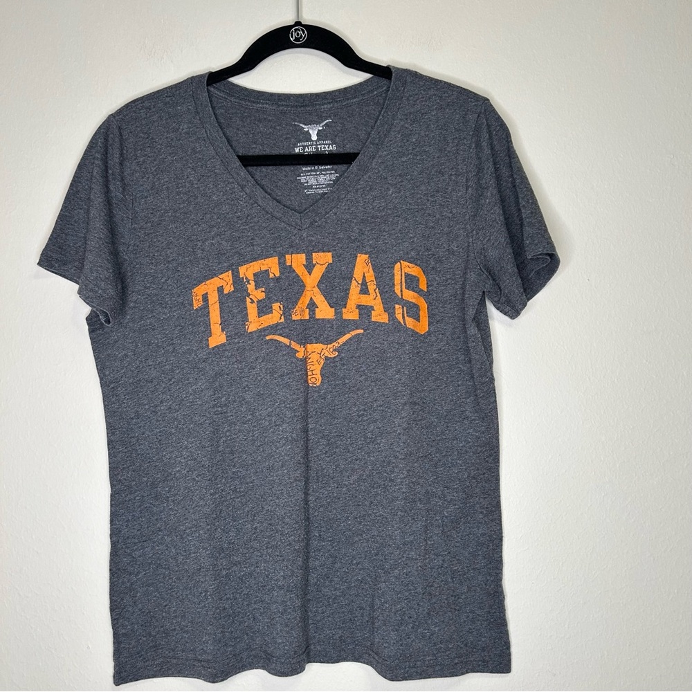 UT Texas LOGO University Women’s Gray V-Neck Tee Size L Note: runs small